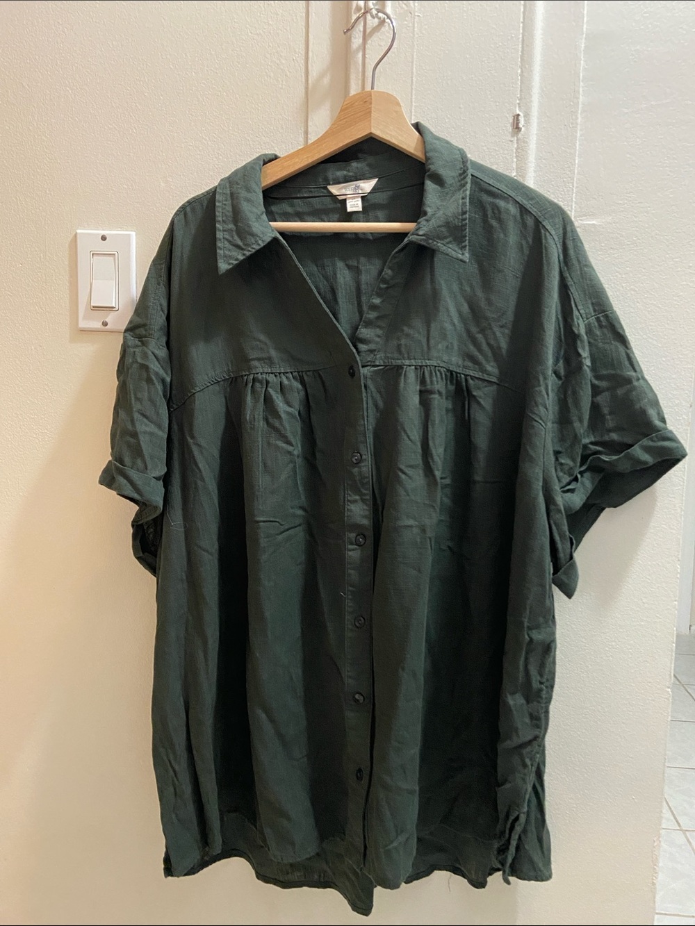 Terra & Sky Forest Green Button-Front Short Sleeve Blouse